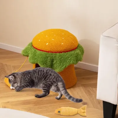 Roztomilý domček pre mačky v tvare hamburgeru s polstrovaným horným sedadlom, závesná plyšová hračka oranžová