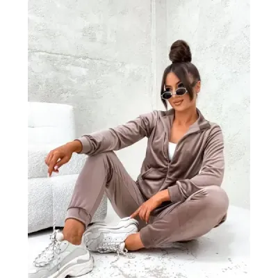 Velúrová súprava s rozopnutou mikinou MODA771 cappuccino