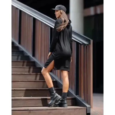 Ležérne šaty s kapucňou čierne MODA523