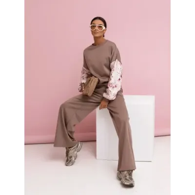 Ležérny komplet s nafúknutými rukávmi a širokými nohavicami v cappuccino farbe MODA557
