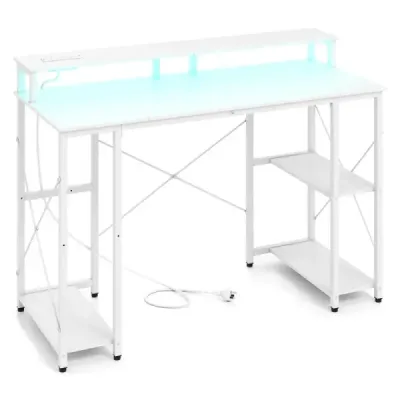Počítačový stôl s LED osvetlením, zásuvkami a stojanom na monitor, 120 x 50 x 87 cm, biely