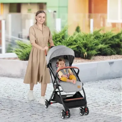 Skladací kočík s nastaviteľnou opierkou chrbta a nôh a strieškou Blue
