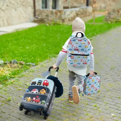 5-dielna detská súprava  kufor na kolieskach s batohom a vankúšom na krk a príveskom na batožinu a obedárom - svetloružová