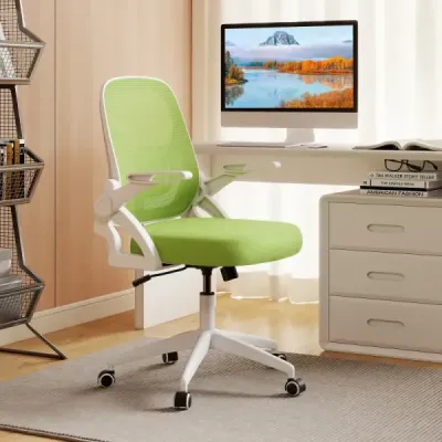 Ergonomická kancelárska stolička so sklápacími podrúčkami a hojdacou funkciou. Kancelárska stolička zelenej farby.