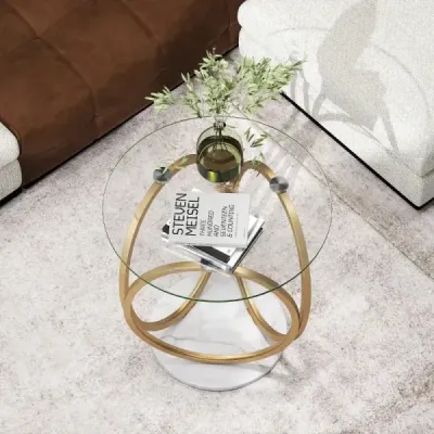Minimalistický sklenený stôl s geometrickým zlatým kovovým rámom Moderný konferenčný stolík