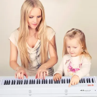 Digitálne piano s 88 klávesmi prenosná elektronická klávesnica 127 x 21,5 x 6,5 cm biela + čierna