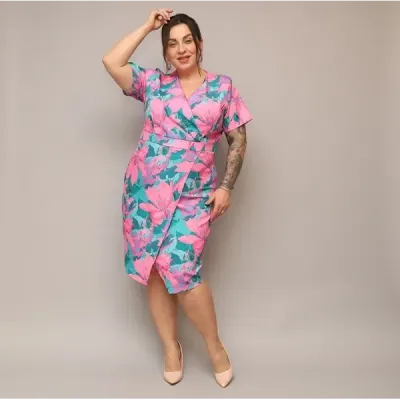 Dámske šaty po kolená PLUS SIZE MODA742 ružovo-zelené