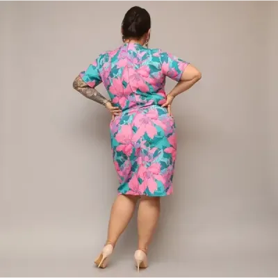 Dámske šaty po kolená PLUS SIZE MODA742 ružovo-zelené