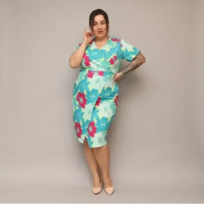 Dámske šaty po kolená PLUS SIZE MODA742 zeleno-fuksiové