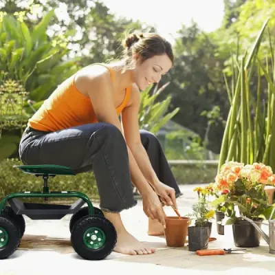 Rollsitz mit Rollen & Ausziehbarem Griff & Korb 360° Drehbare Gartenwagen Gartensitz 96,5 x 48,5 x 45,5-54,5 cm